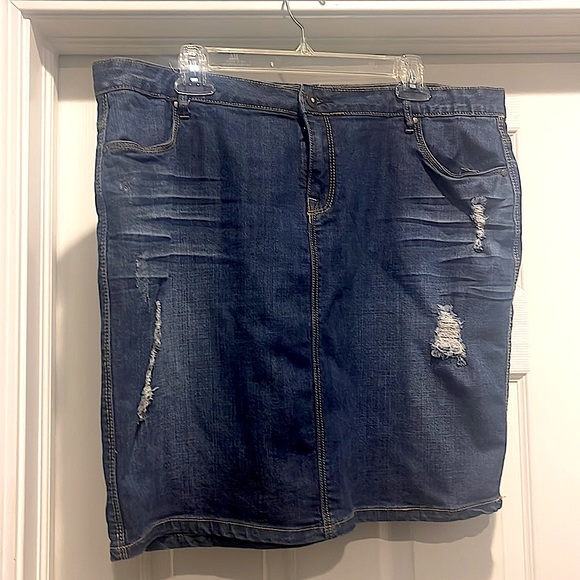 distressed jean skirt - Picture 1 of 5